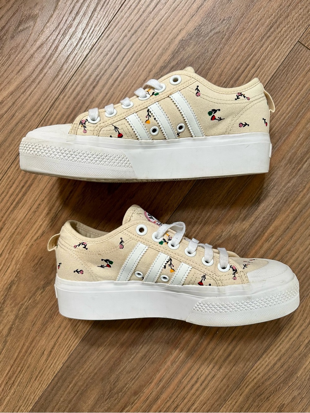adidas Nizza Cream Canvas Floral Platform Sneakers - Picture 5 of 8
